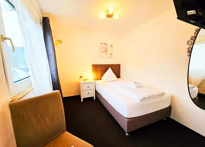 Hike By Simonis Coblença